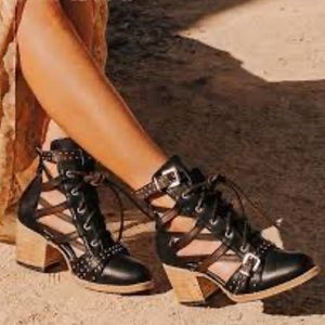 Freebird never used Cheyanne brown leather shoes. NWOT.